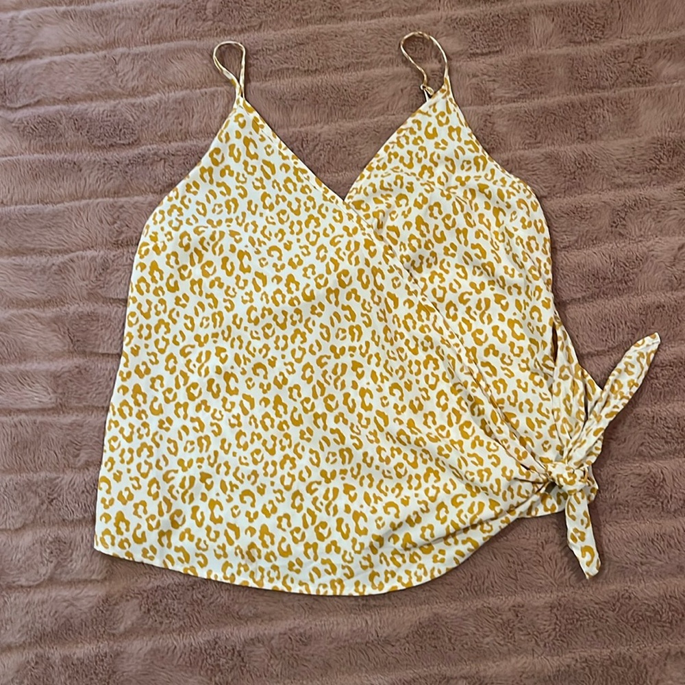Blu Pepper Yellow Leopard Print Wrap Sleeveless Top size Small